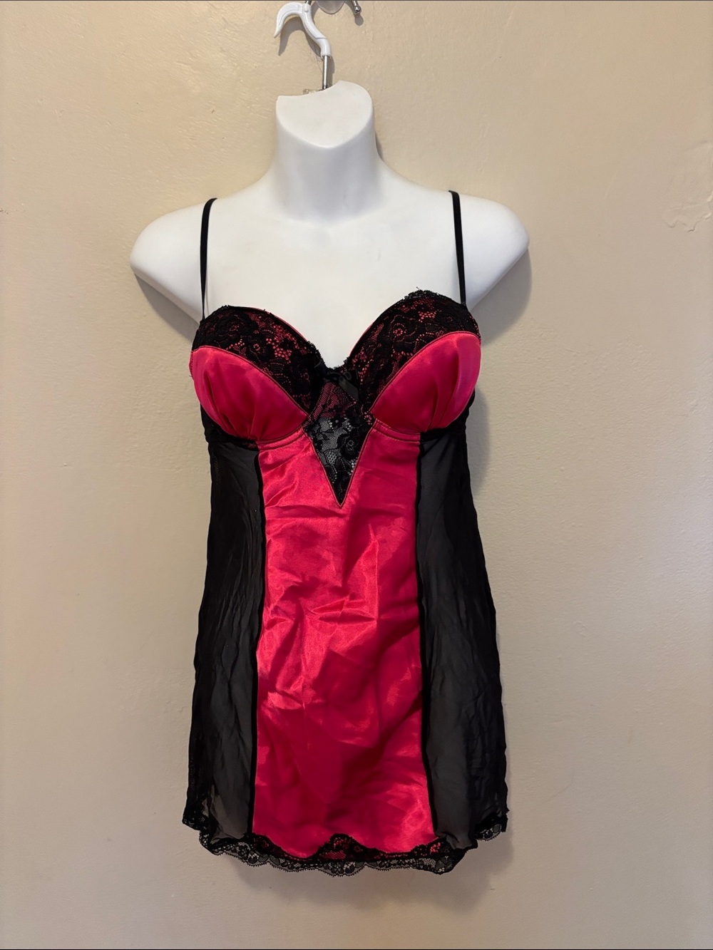 Linea Donatella Hot Pink and Black Lace Chemise